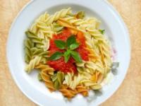 Paste fusilli cu sos de ardei Paste fusilli cu sos de ardei